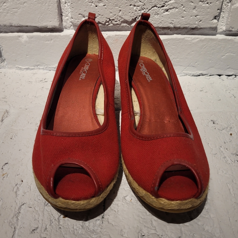 Cherokee Sandals - Picture 3 of 4